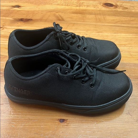 Avenger Black Sneakers Low-Top Canvas - Picture 1 of 12